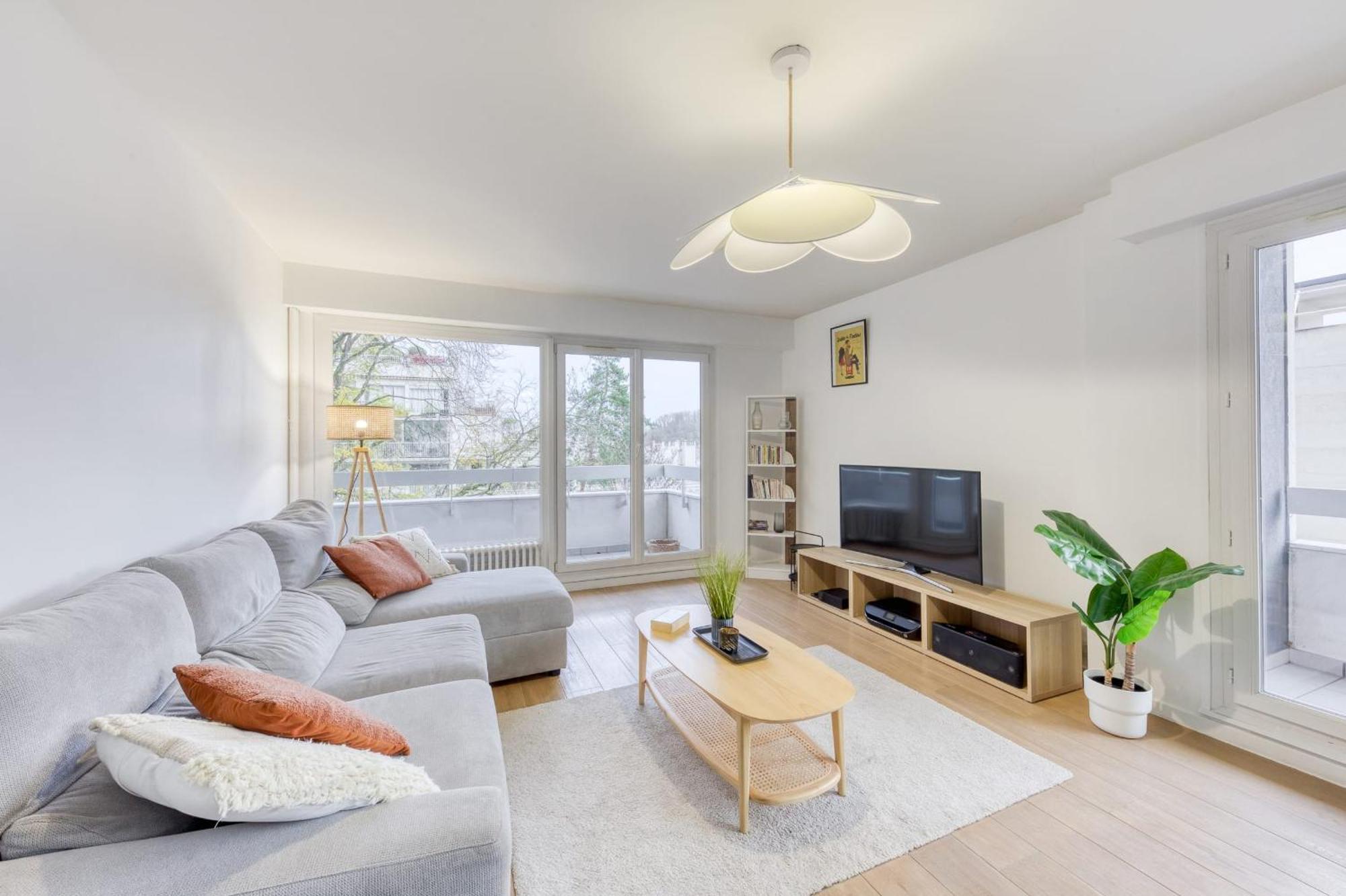 Grand Appartement Spacieux - Proche Paris 塞夫尔 外观 照片