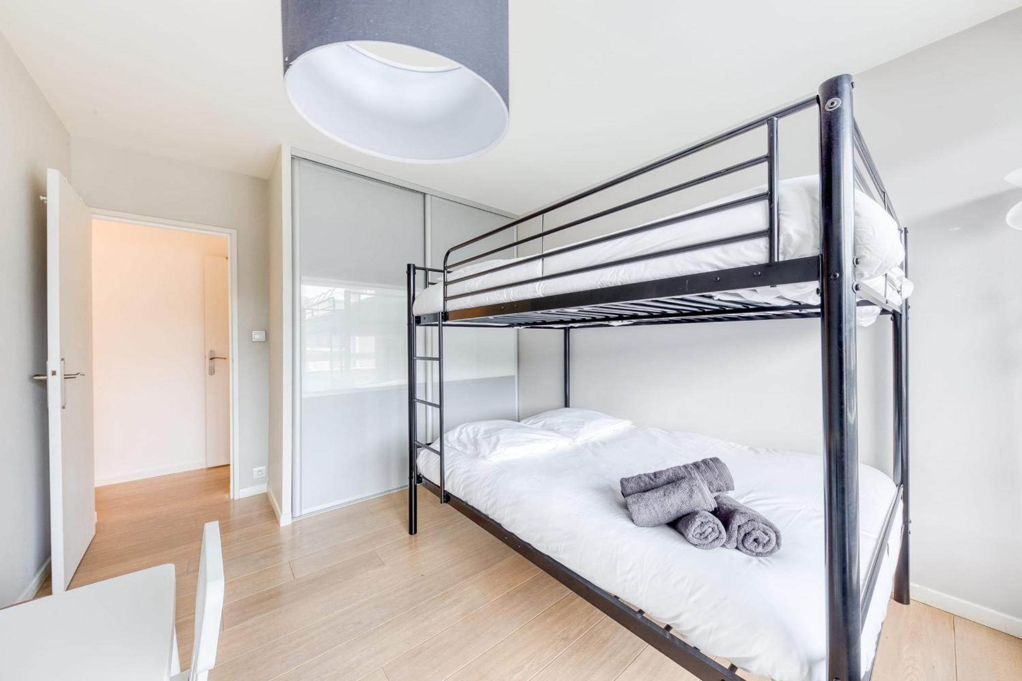 Grand Appartement Spacieux - Proche Paris 塞夫尔 外观 照片